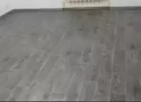 укладання плінтусу